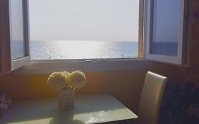 Primera línea, magníficas vistas al mar y a la playa